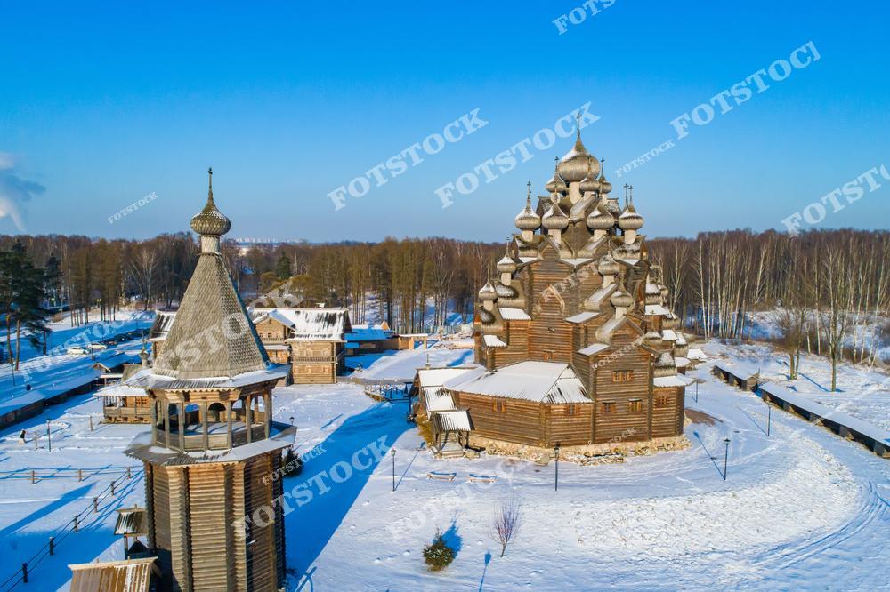 Это место Петербурга является одним из символов города и популярной достопримечательностью. Фотография подходит для туристических проспектов, исторических исследований, а также для украшения пространств, где требуется подчеркнуть культурное наследие города.